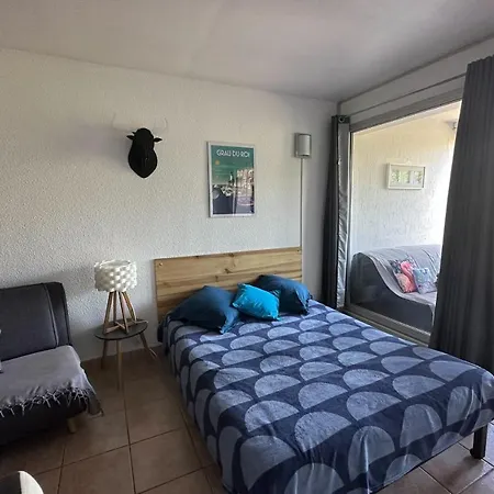 Daire Cosy With Garden And Shared Pool